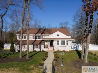 5 Roanoke Rd, Matawan, NJ 07747