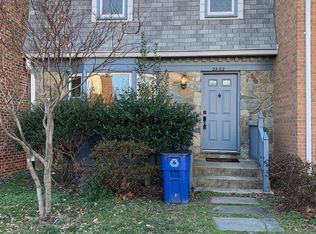 2882 Yarn Ct, Falls Church, VA 22042