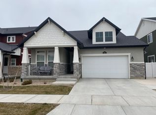166 S High Rock Ave, Saratoga Springs, UT 84045