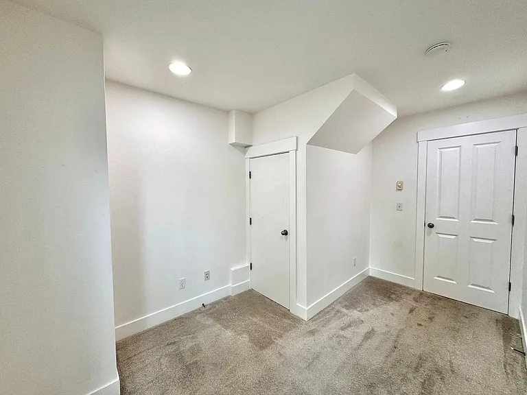 750 N 92nd St — Photo 5