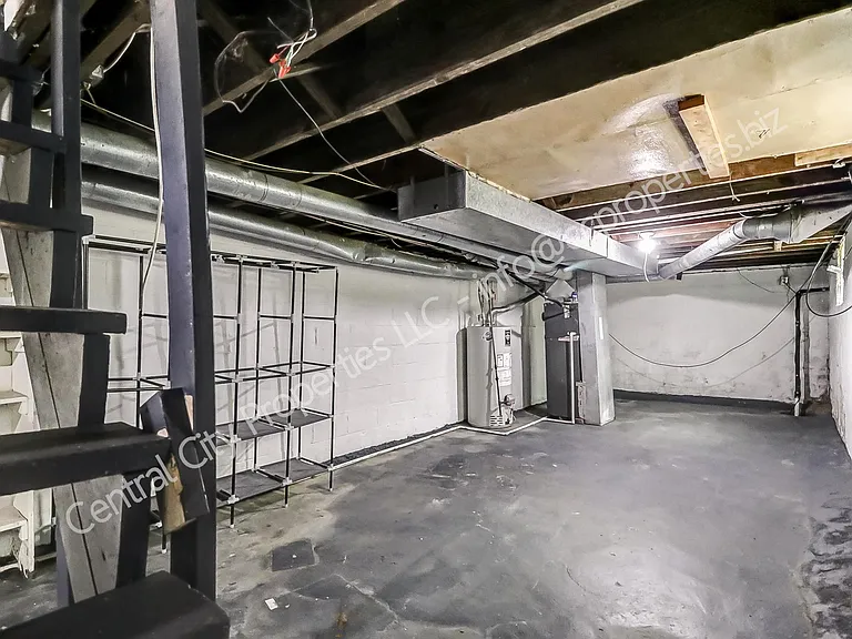 1267 Wilson Ave — Photo 17