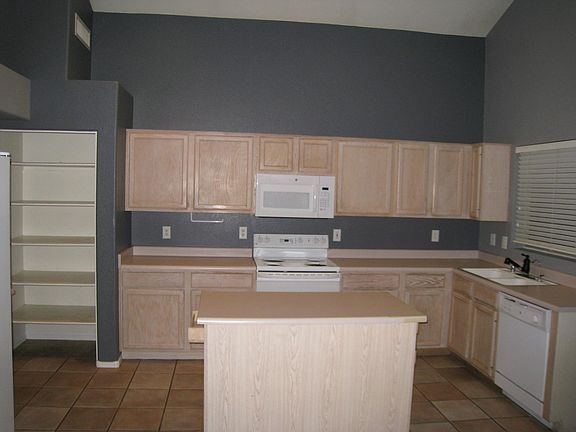 4th image of 7431 W Abraham Ln