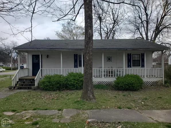 275 N Taylor Ave, Piggott, AR 72454