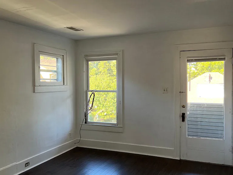 202 Linden Ln #3 — Photo 4