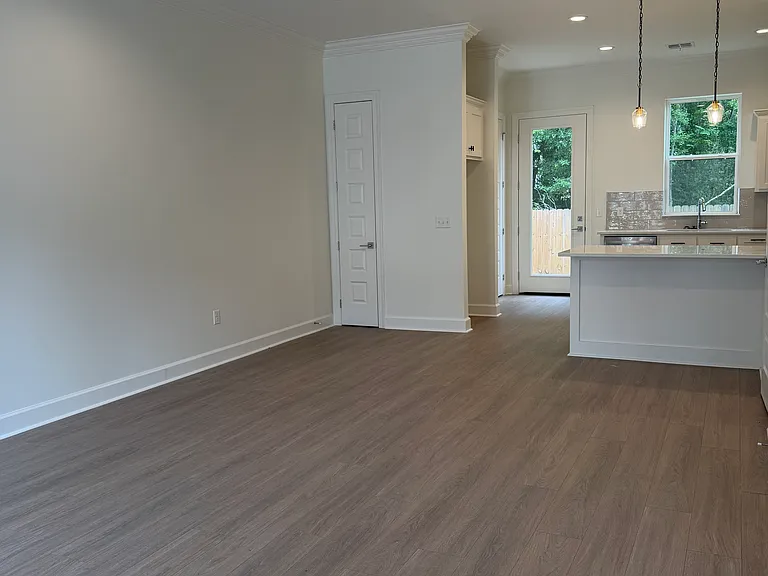 1510 Kaliste Saloom Rd #102 — Photo 4
