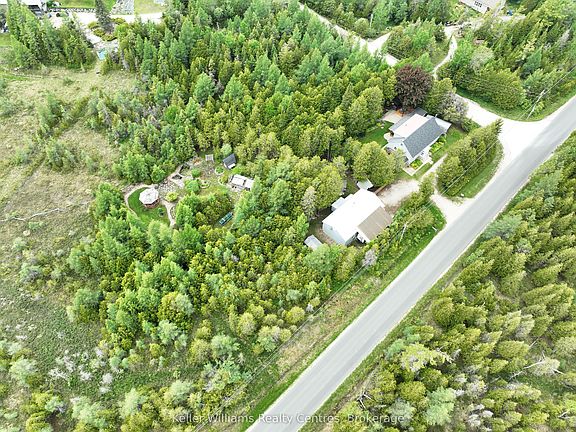 2nd image of 668 Pike Bay Rd