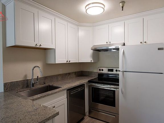 5th image of 10066 Pasadena Ave #B