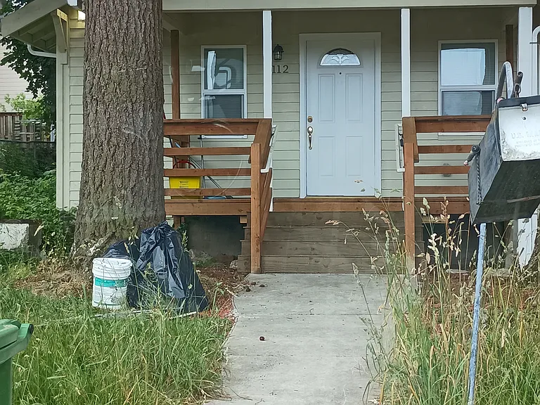 9112 SE Clinton St — Photo 1