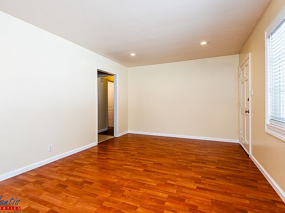 4th image of 95 Gladys Ave #B