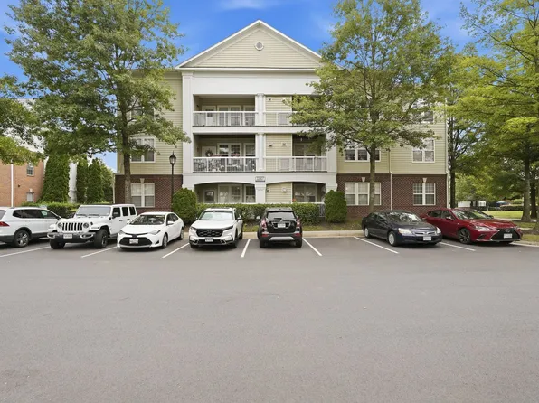 22607 Blue Elder Ter Unit 303, Brambleton, VA 20148