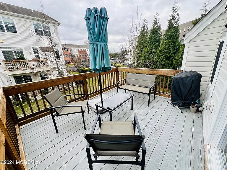 301 Princeton Ct — Photo 5