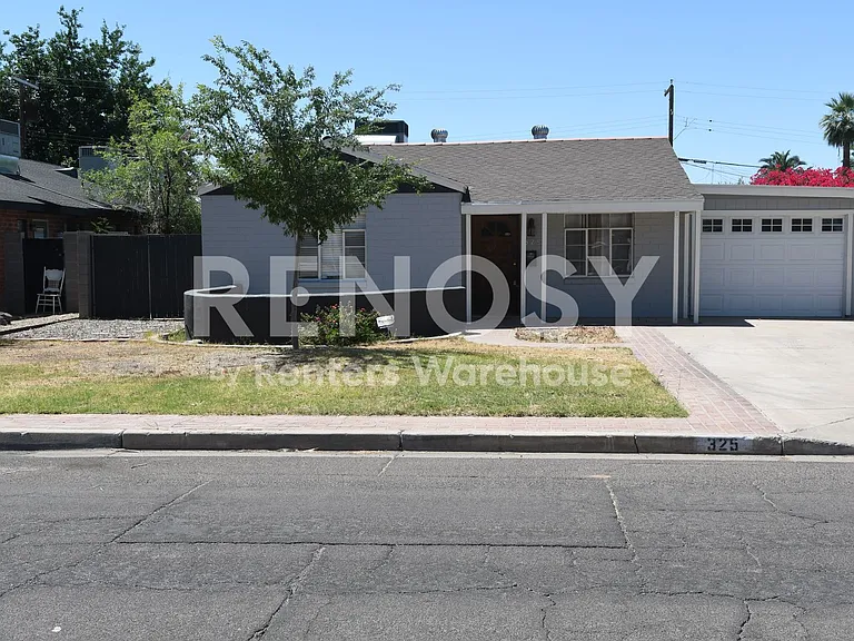 325 W Highland Ave — Photo 20