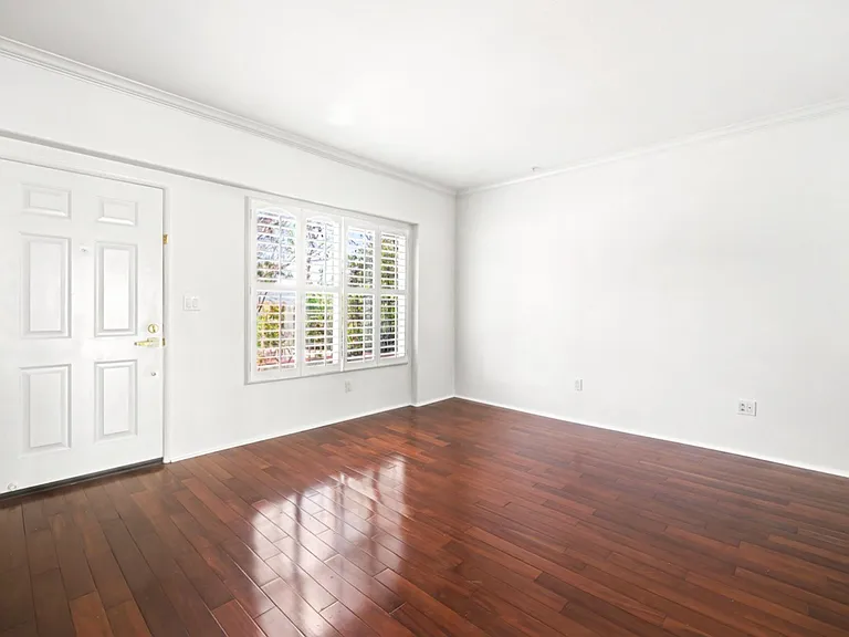 5200 Premiere Hills Cir #123 — Photo 3