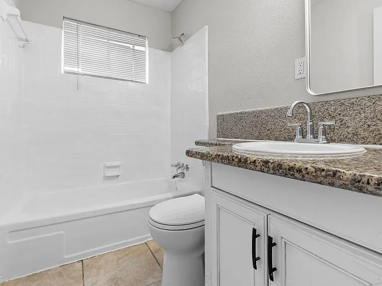 2819 Berry St #1 — Photo 5