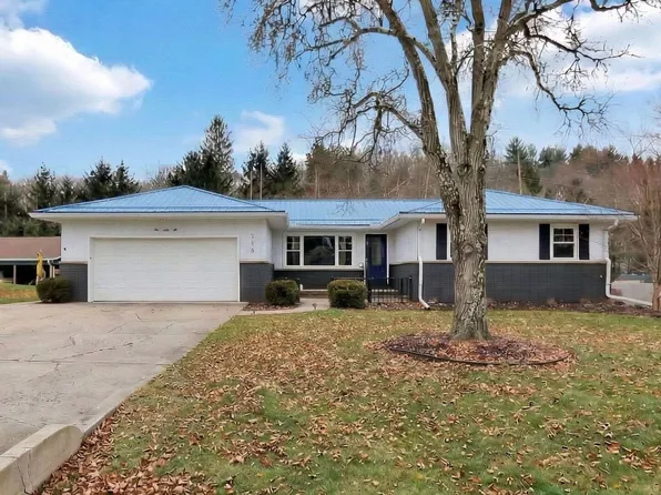 236 Elm Dr, Newark, OH 43055