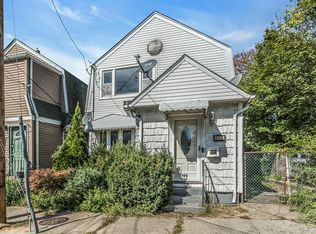 492 Court Ave, Cedarhurst, NY 11516