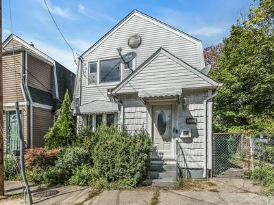 492 Court Avenue, Cedarhurst, NY, 11516