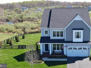 18148 Ridgewood Pl, Round Hill, VA 20141