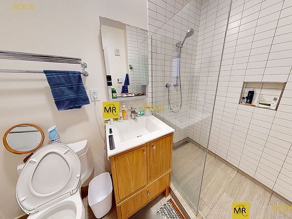 5th image of 117 Mount Auburn St #15