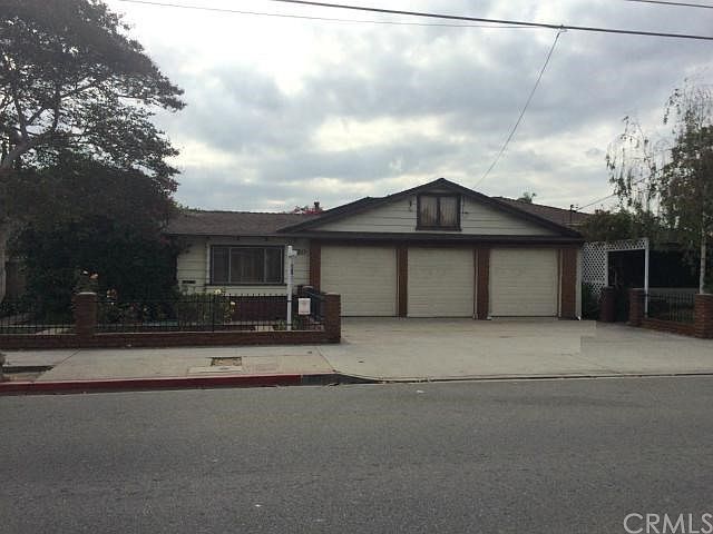 1st image of 1020 N Acacia St