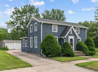 211 1st St, Menasha, WI 54952