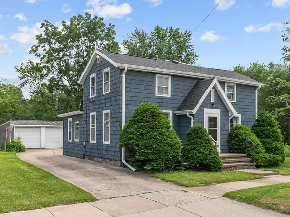 211 1st St, Menasha, WI 54952