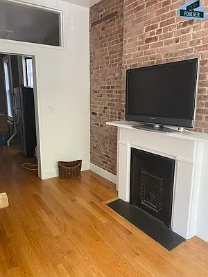 Rented by Fifth & Forever LLC | media 34