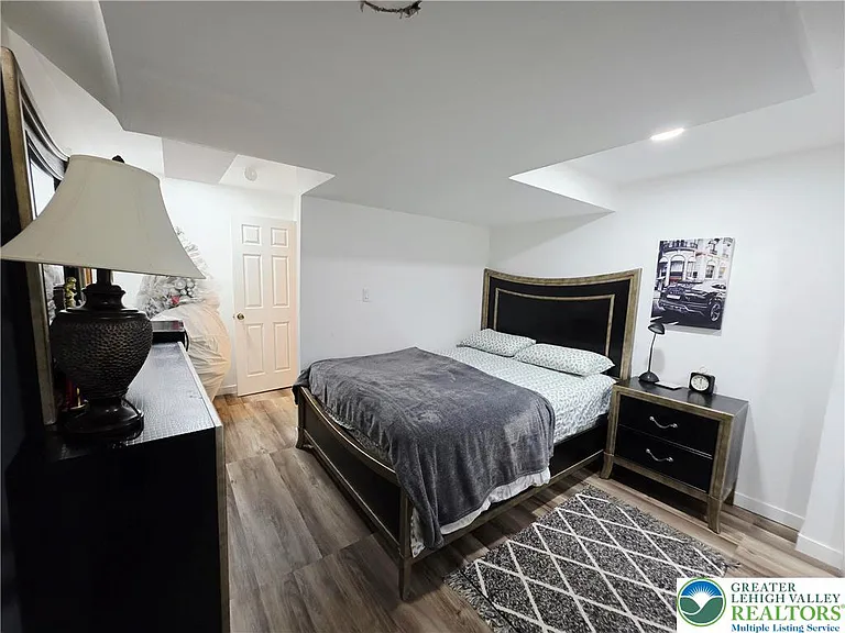 1052 Kingston Ln — Photo 55