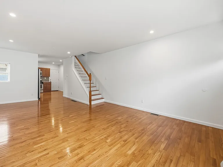 1318 S Reese St — Photo 5