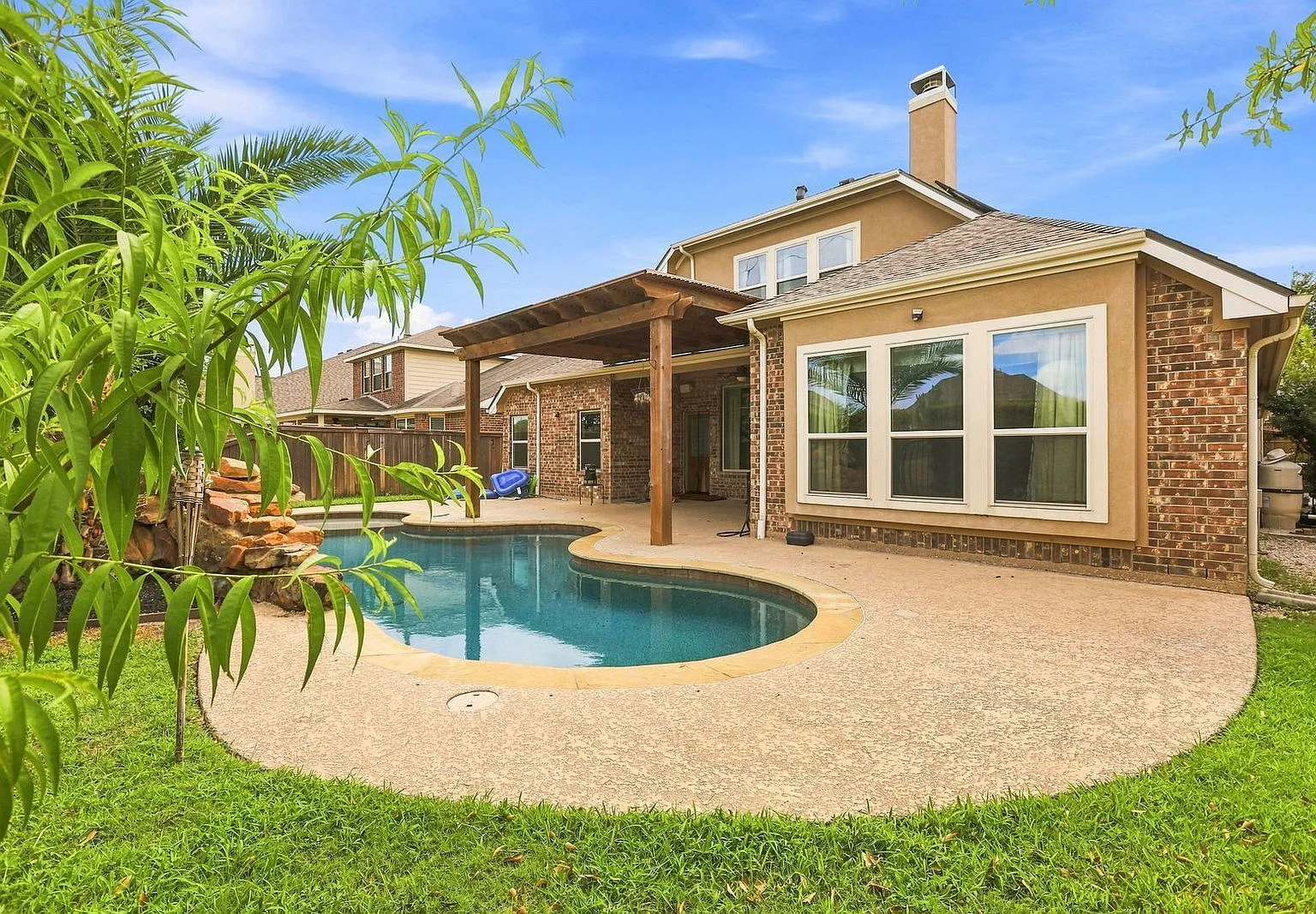 4 bed, 3.5 bath, 3611 sqft, $4,000 — Photo 4