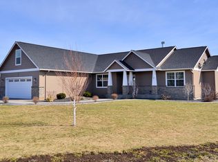 903 Hollow Creek Ln, Yakima, WA 98908