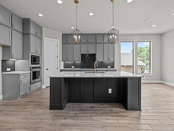 5th image of 115 Carino Cove