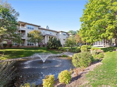 9225 Medicine Lake Rd APT 302B, Golden Valley, MN, 55427