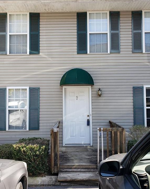 1st image of 9 Lake Village Ct #9