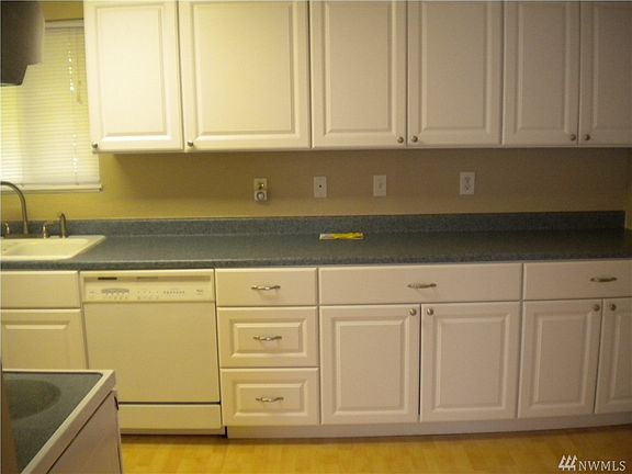 4th image of 4702 41st St NE