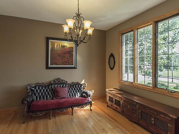 2nd image of 4618 Ashwood Dr