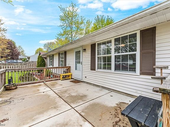 4th image of 387 Sleepy Hollow Dr