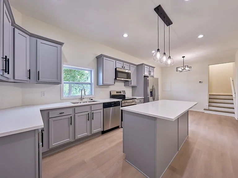 2924 Gracefield Rd — Photo 22