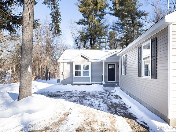 3rd image of 6 Waterbury Road