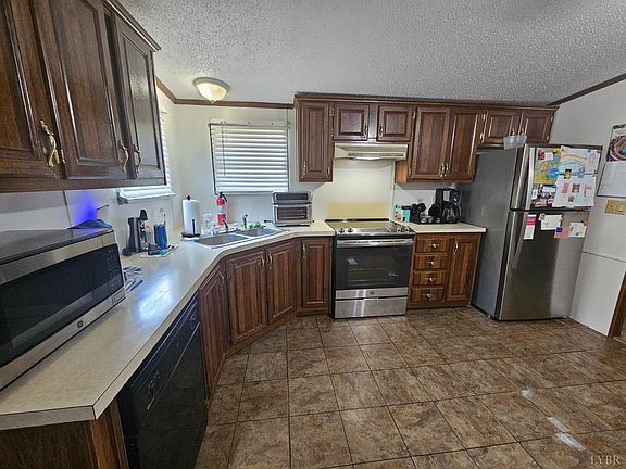 3rd image of 103 Plantation Dr