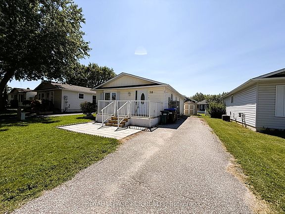 3rd image of 38 Royal Oak Dr