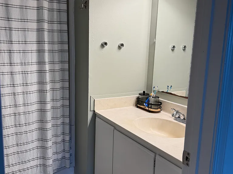 22 Van Horn Pl — Photo 6