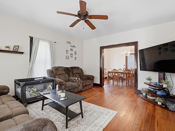 5th image of 243 W Noel Ave