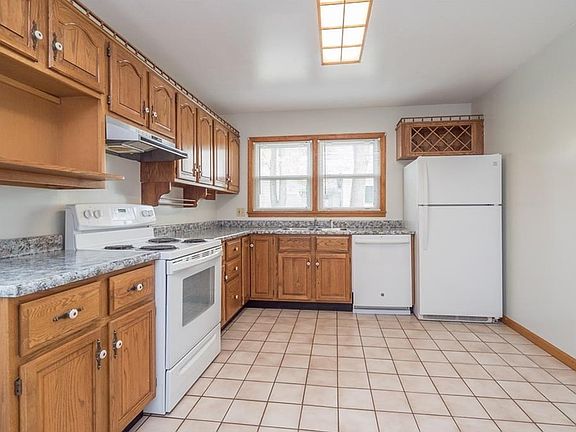 5th image of 4939 Kolmar Ave