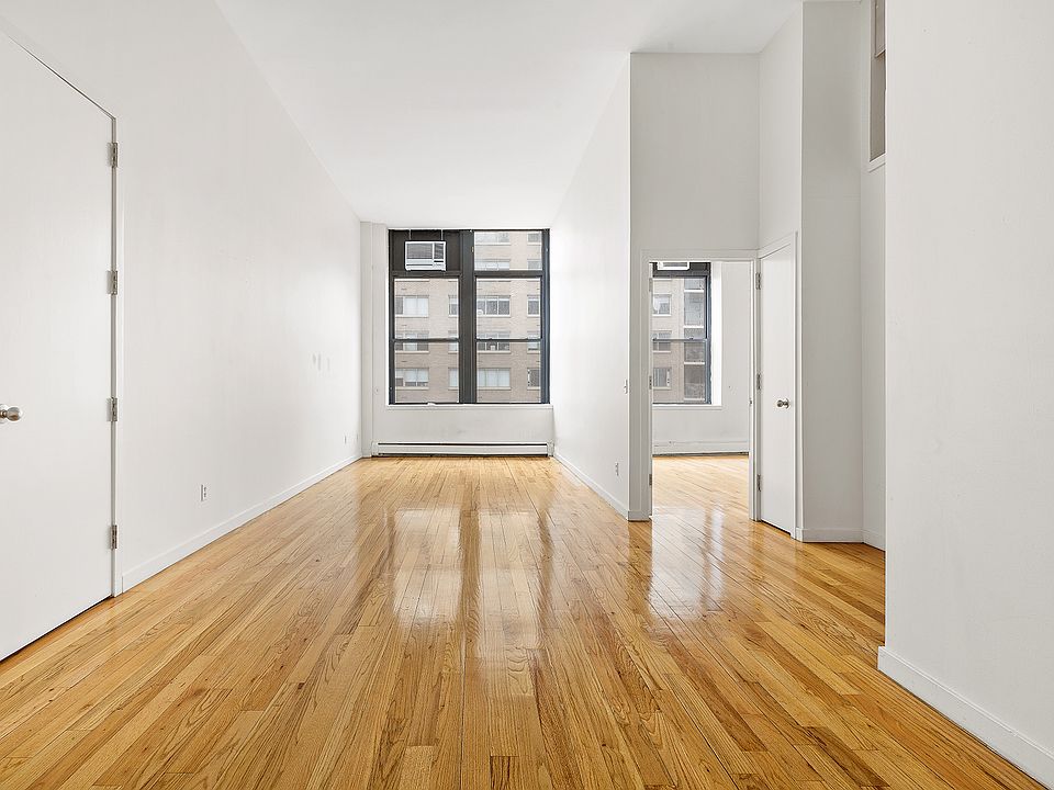 1st image of 60 W 14th St APT 4C