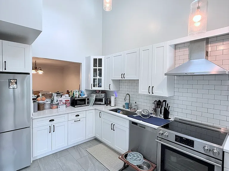 2289 Bedford St #D13 — Photo 8