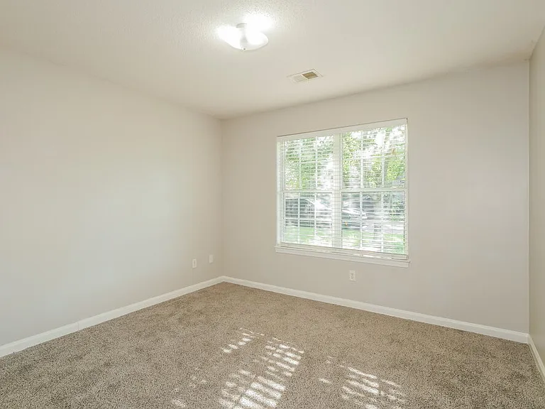 1719 Brentford Cv — Photo 11