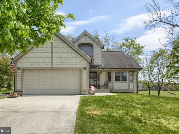 1207 Pheasant Dr S, Carlisle, PA 17013