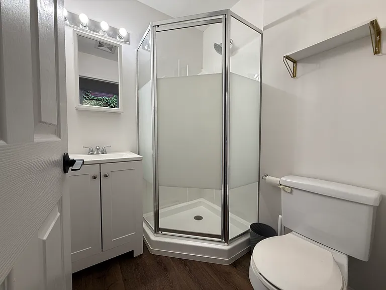 110 Hamburg St — Photo 11