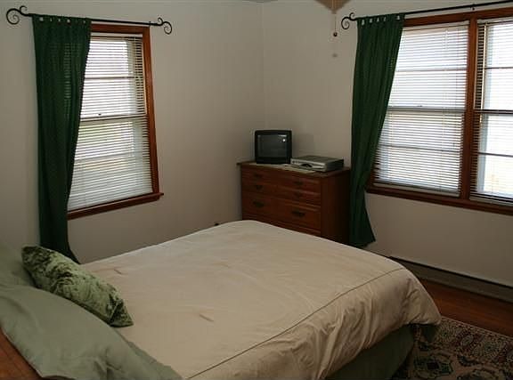 5th image of 121 Central Ave